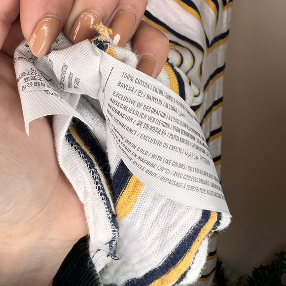 Hollister Cropped Boyfriend Tee - Picture 7 of 7